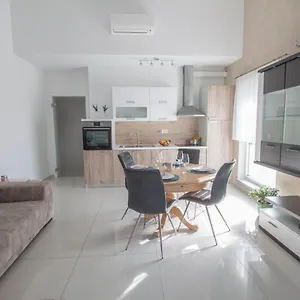 Apartment Nebo Ii, Pula